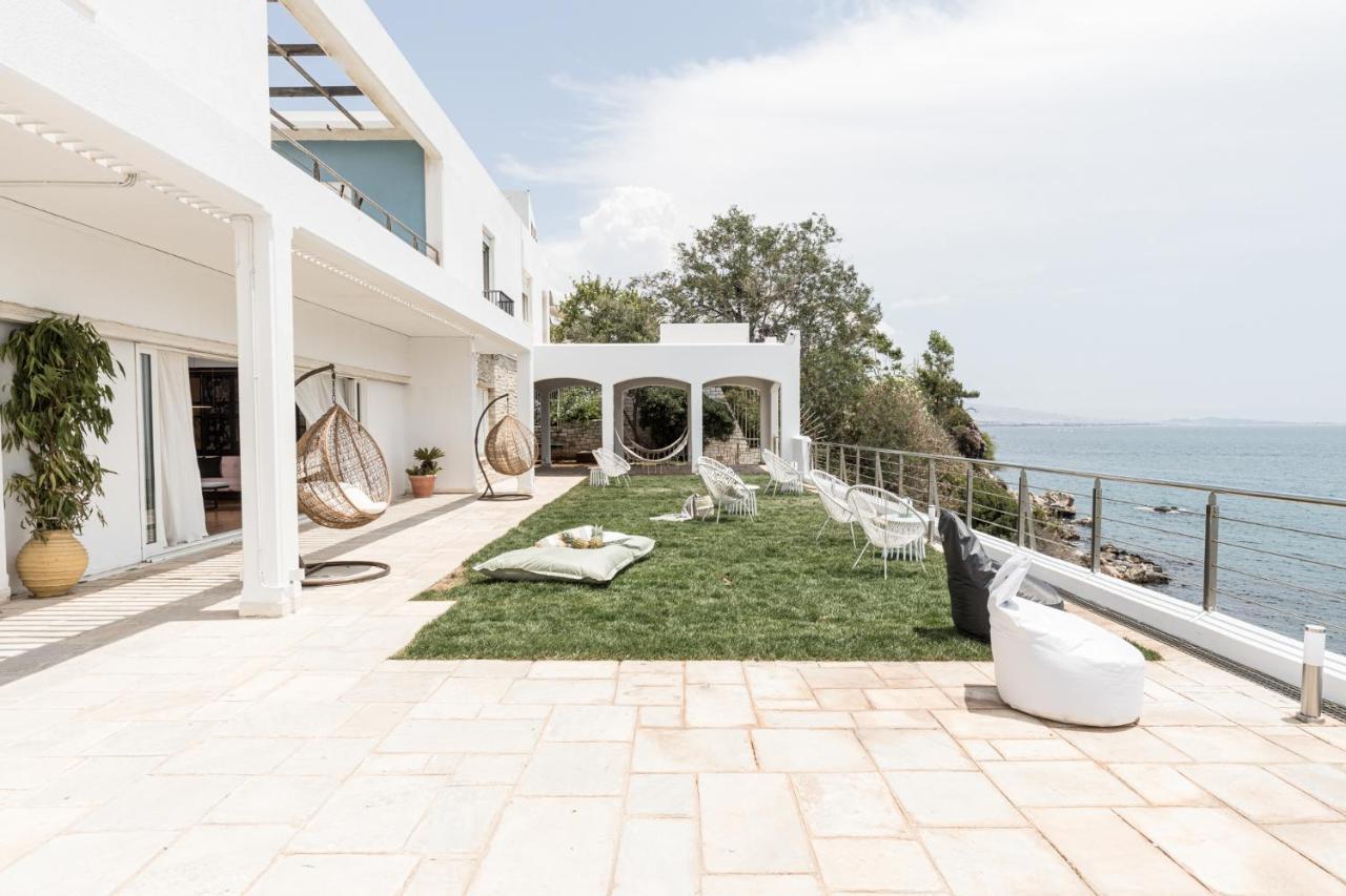 Bedwave Seaside Mansion Hostel Piraeus Bagian luar foto