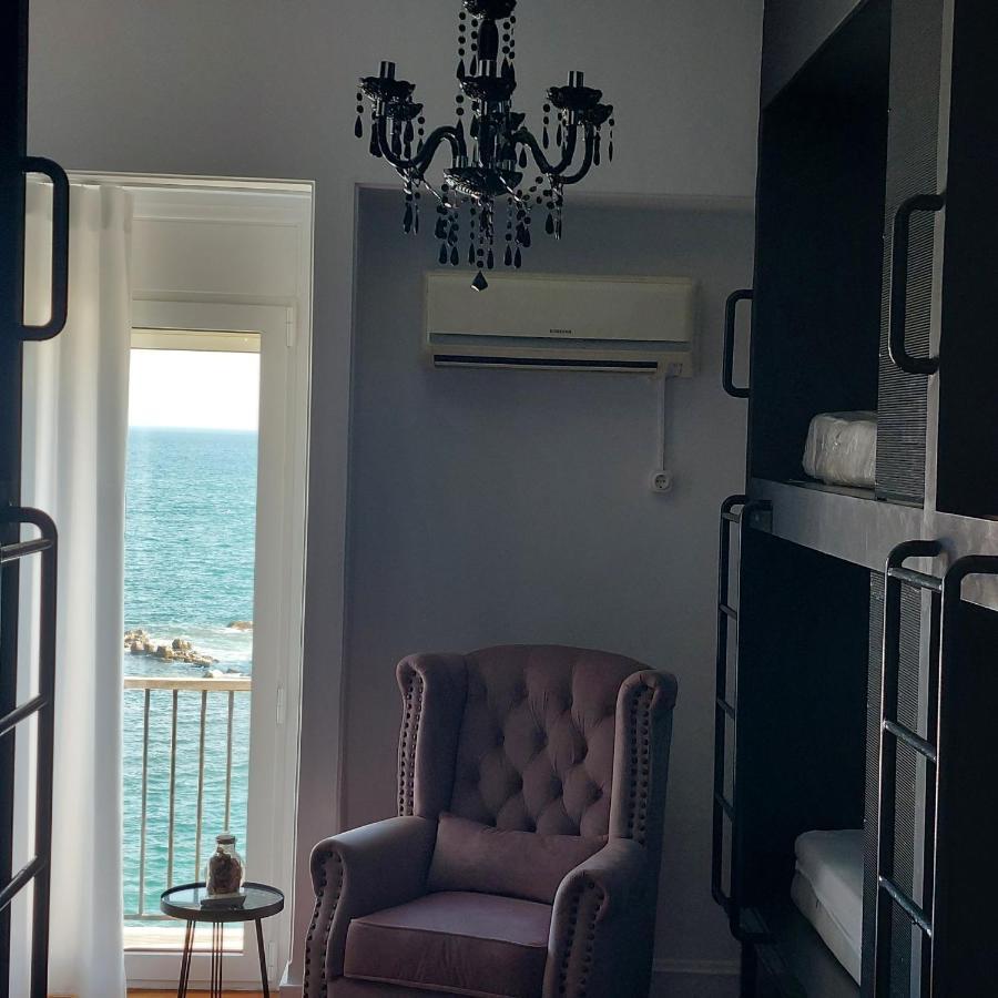 Bedwave Seaside Mansion Hostel Piraeus Bagian luar foto